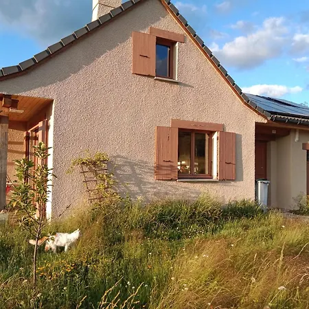 Casa vacanze Maison Avec Jardin Surnette *